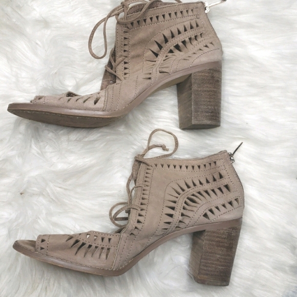 Vince Camuto tarita cutout lace-up sandal 8 - Picture 8 of 12